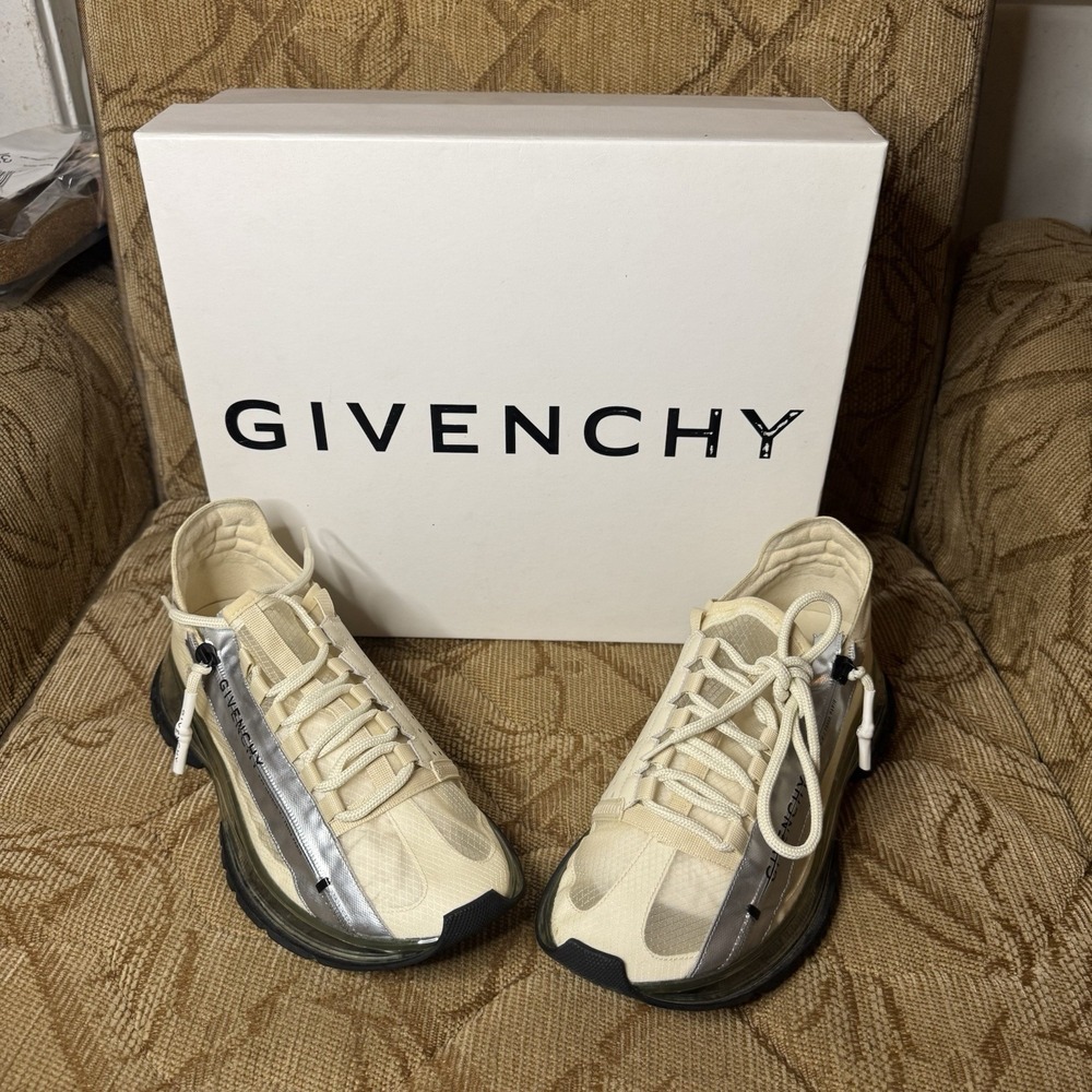 GIVENCHY‎ Spectre Logo Low-Top Sneakers Size 41 Excellent! $750 Retail